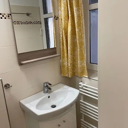 Haus Roland, 16 アパート *